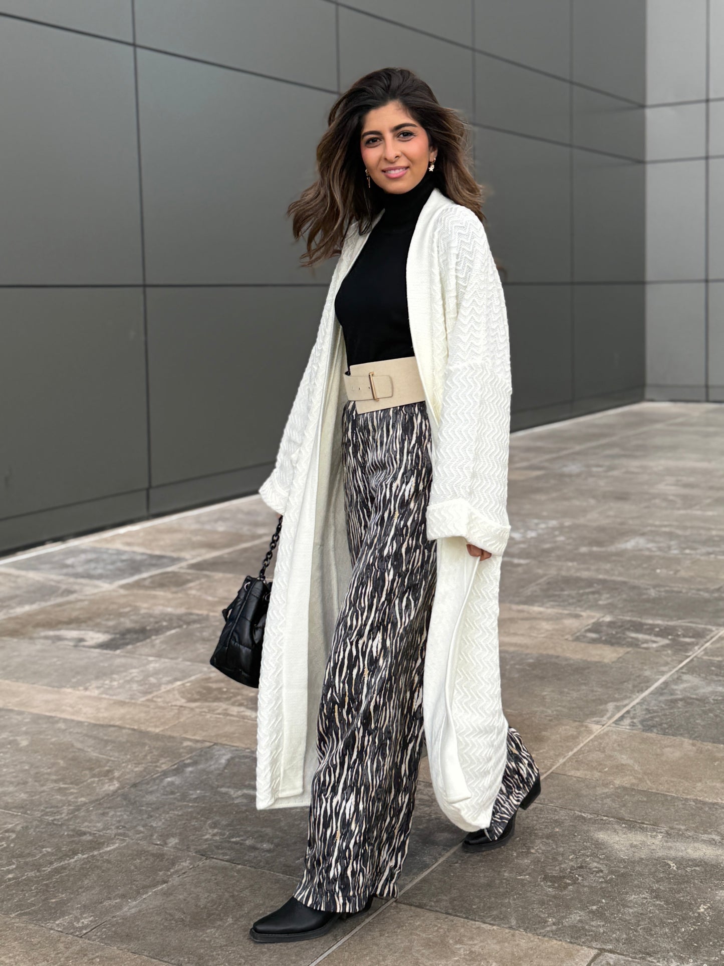 CloudKnit Cardigan - white